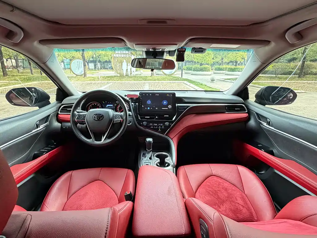 Toyota Camry — миниатюра 16