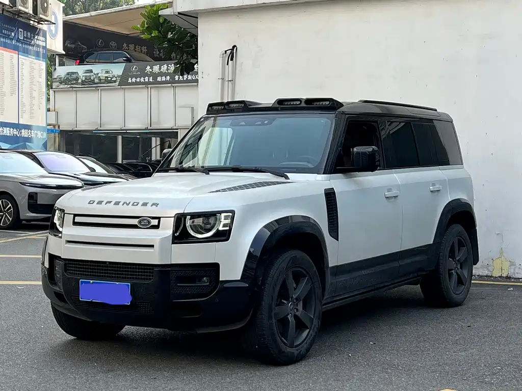 Land Rover Defender 2025