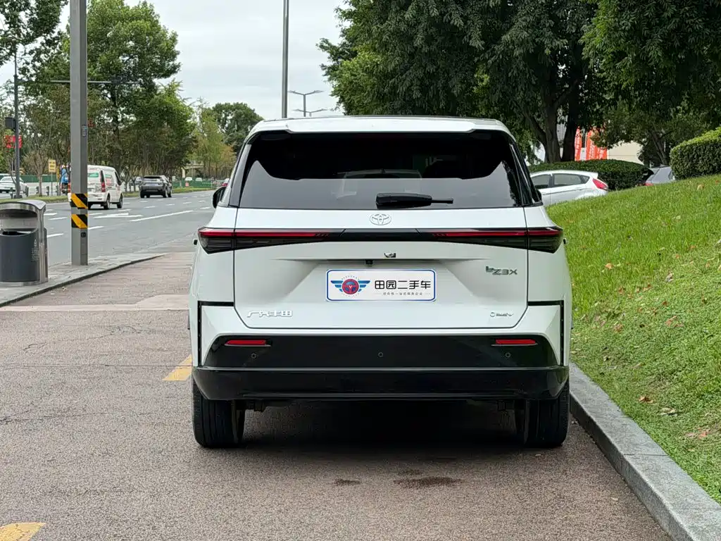 Toyota bZ3X — миниатюра 5