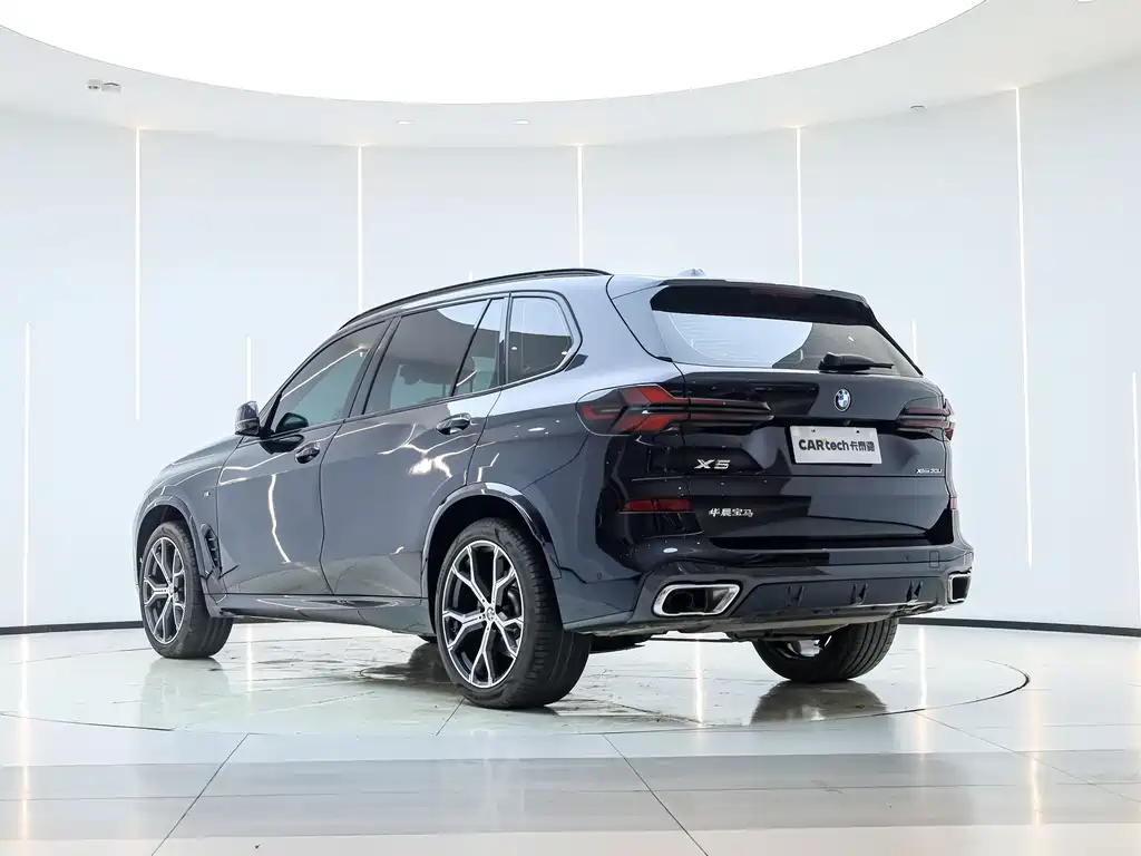 BMW X5 2023 xDrive 30Li Premium M Sport