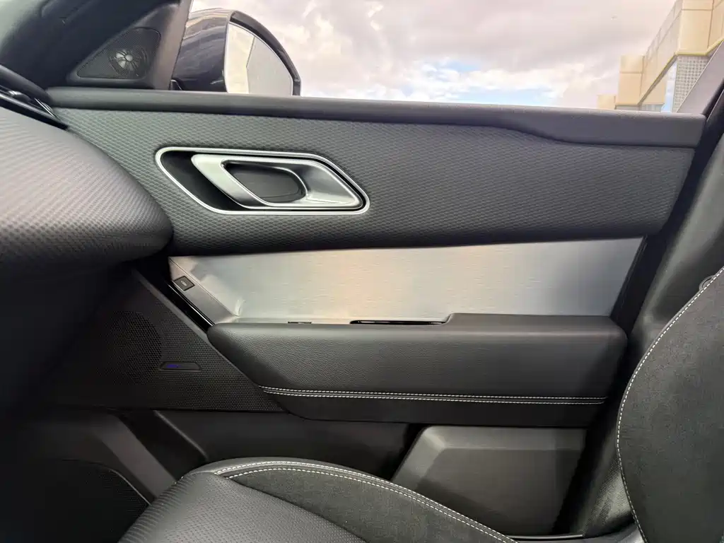 Land Rover Velar — миниатюра 28