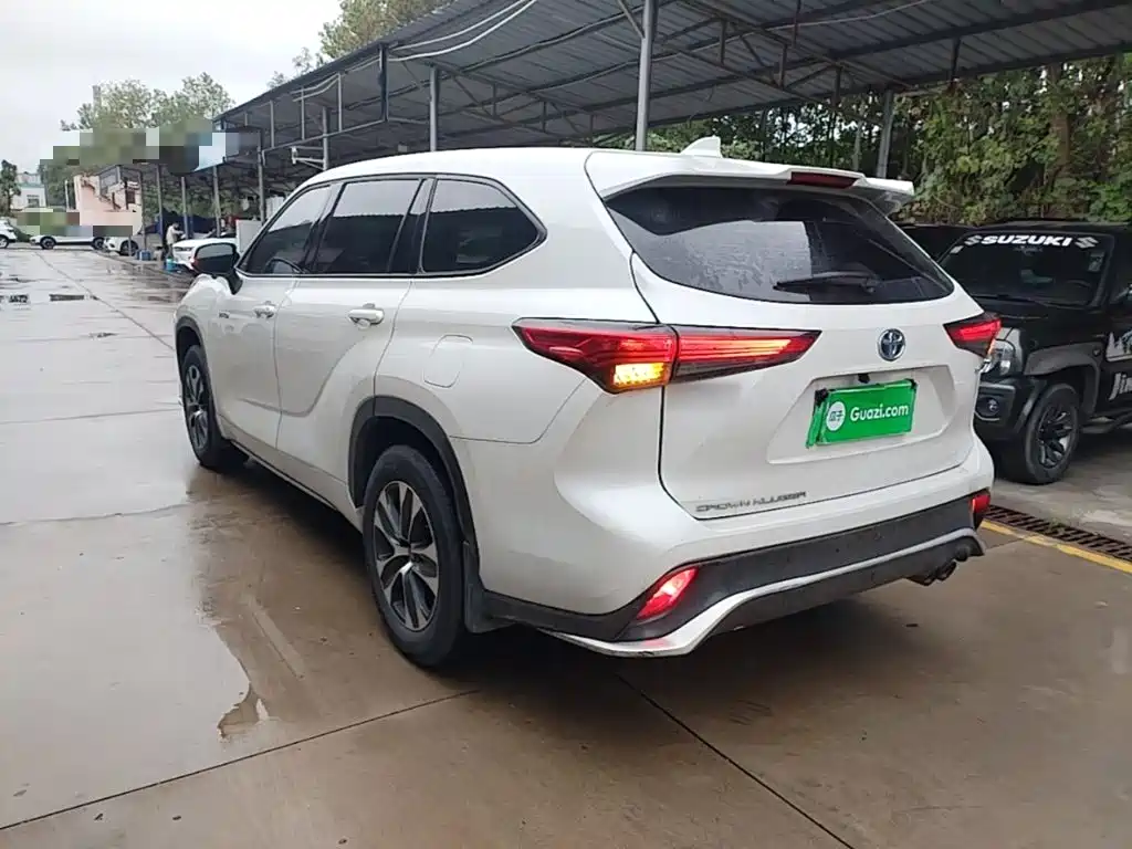 Toyota Crown Kluger — миниатюра 5