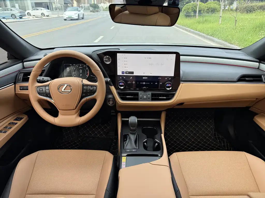 Lexus ES — миниатюра 10