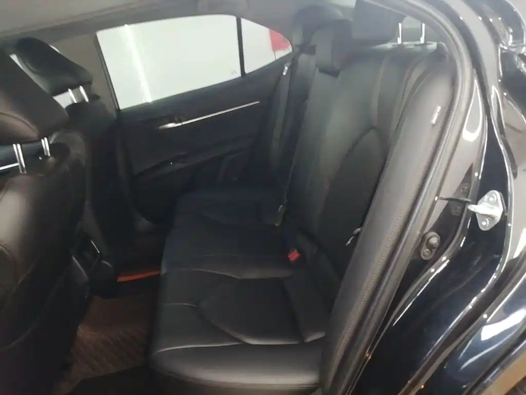 Toyota Camry — миниатюра 17