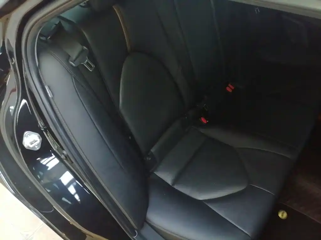 Toyota Camry — миниатюра 25