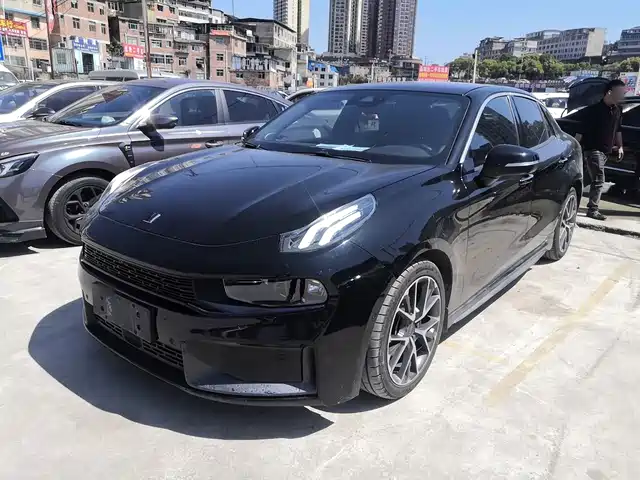 2020 Lynk & Co 03