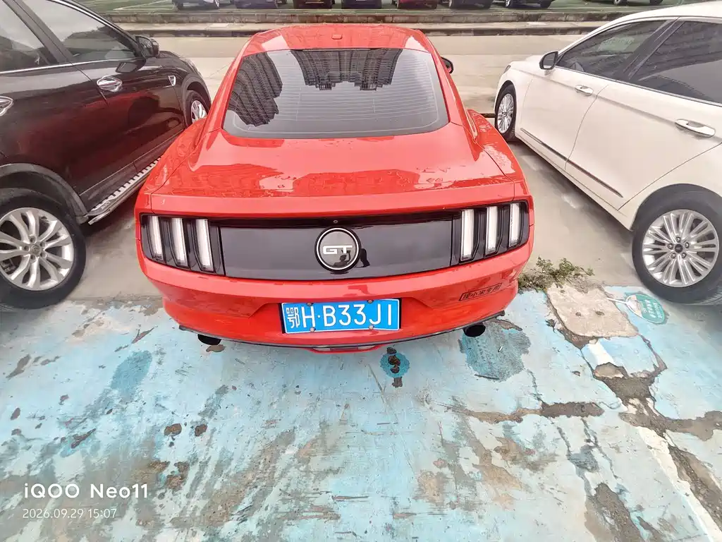 Ford Mustang — миниатюра 9