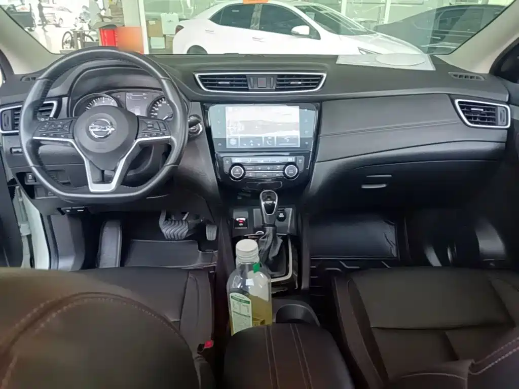 Nissan Qashqai — миниатюра 10