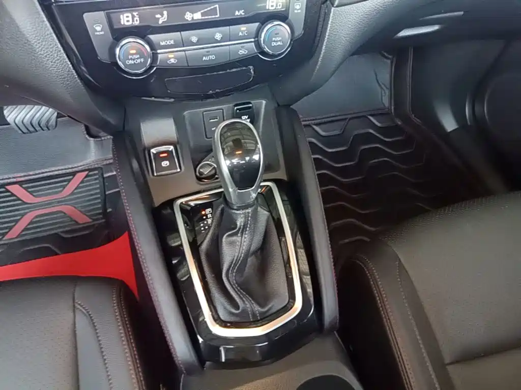 Nissan Qashqai — миниатюра 14