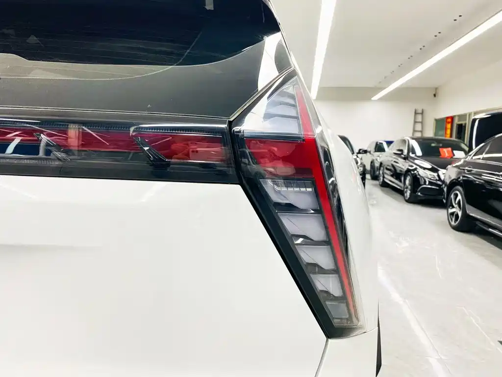 Geely Boyue L — миниатюра 21