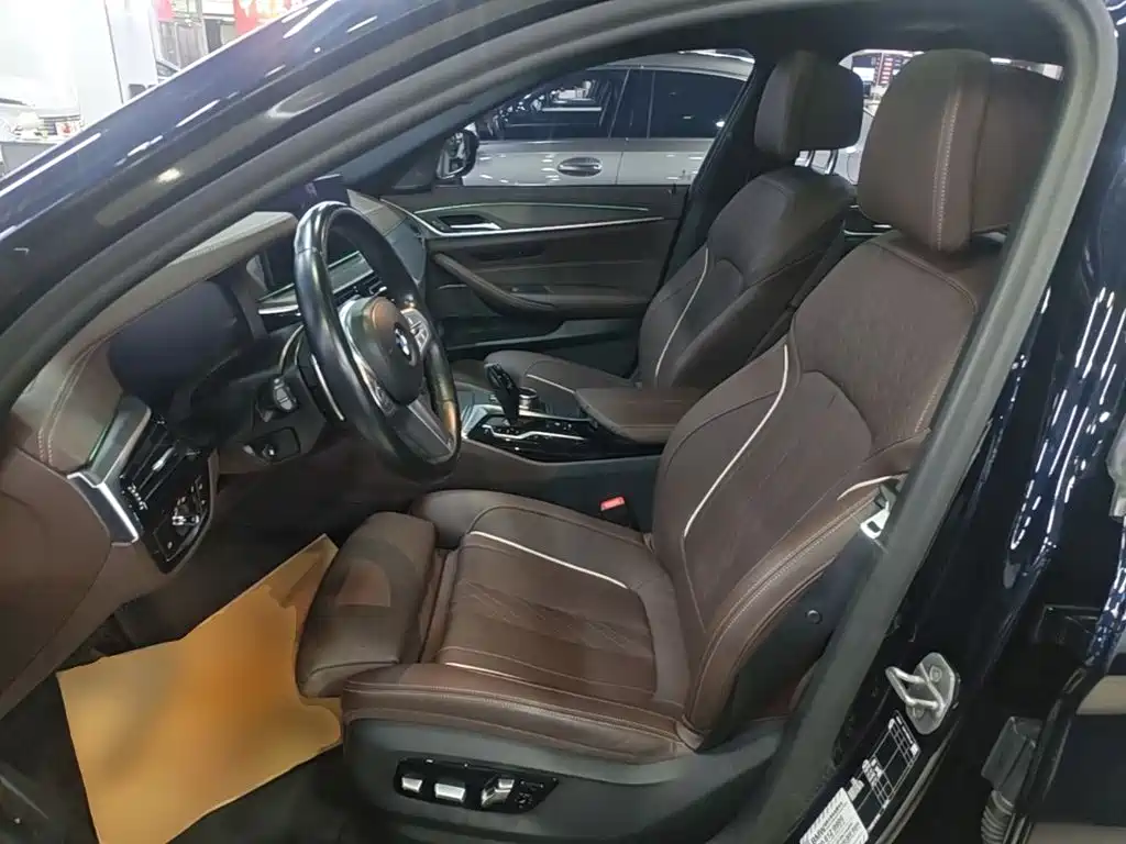 BMW 5 Series — миниатюра 15