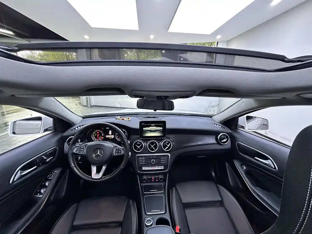 Mercedes-Benz GLA 2017 GLA 200 Fashion