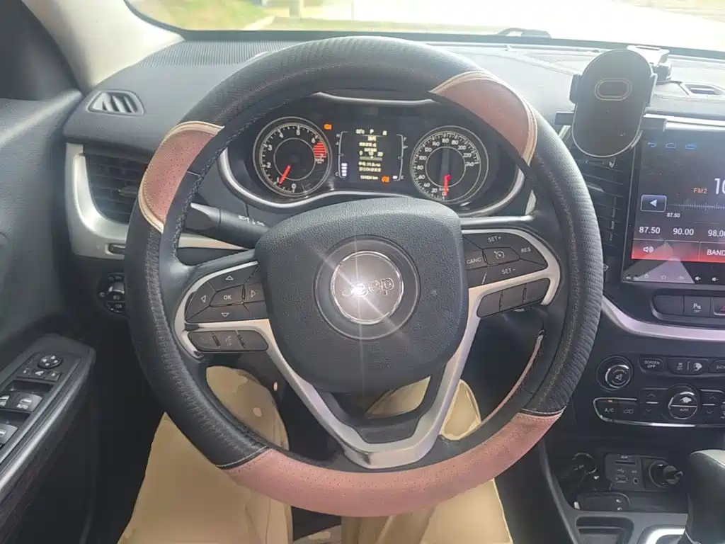 Jeep Cherokee — миниатюра 15