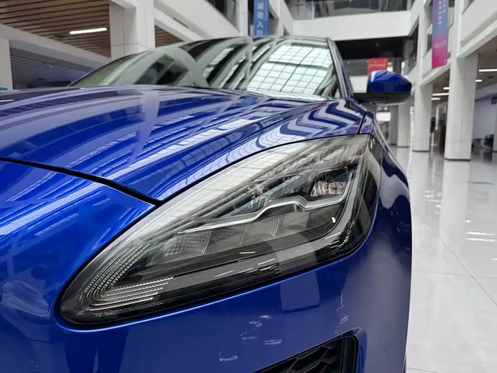 Jaguar E-PACE — миниатюра 21
