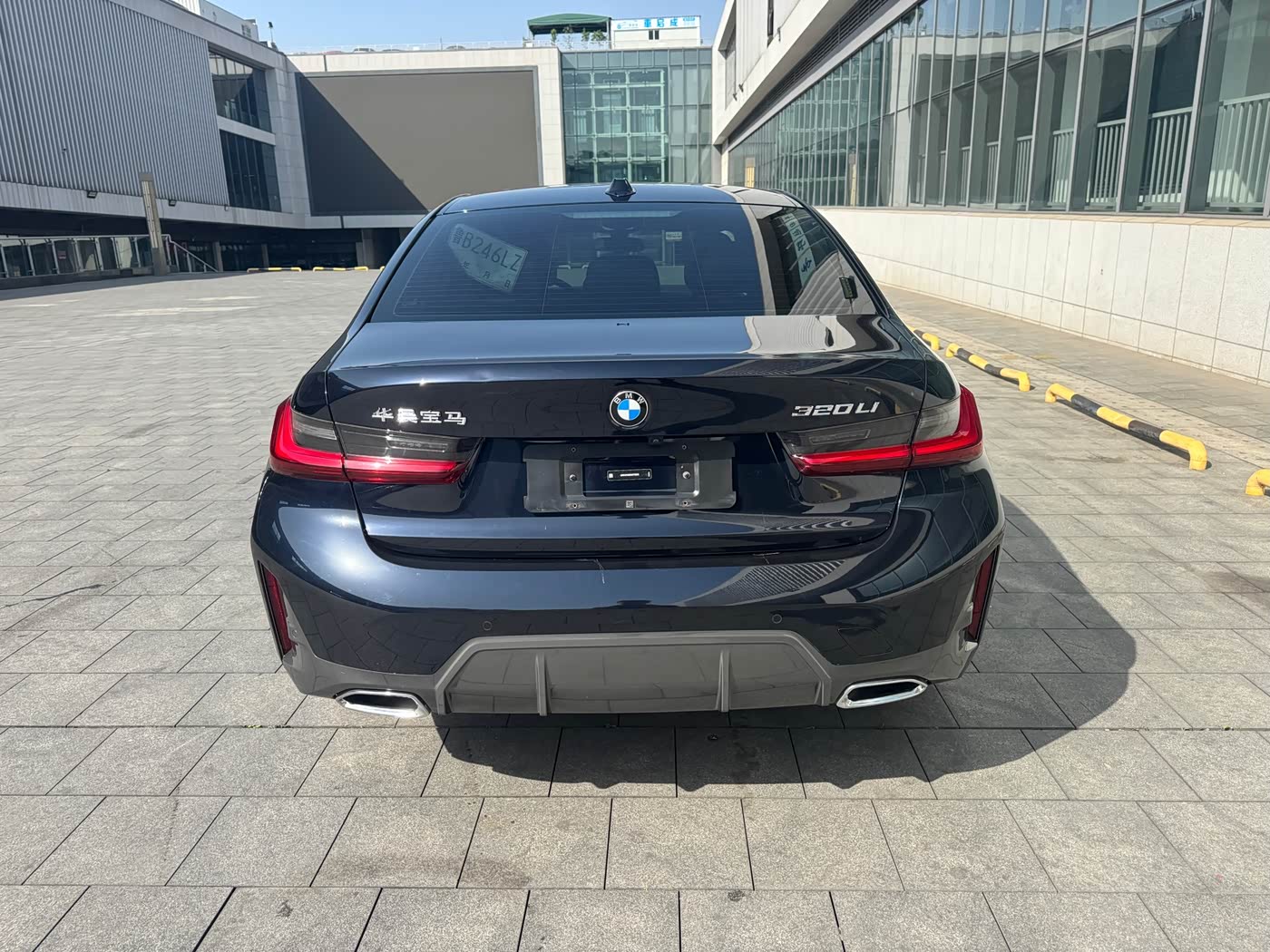 BMW 3 Series 2.0 л 2023 г. Чёрный, пробег 47000 км