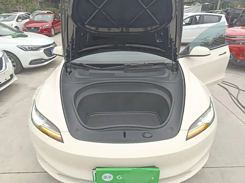 Tesla Model 3 — миниатюра 20