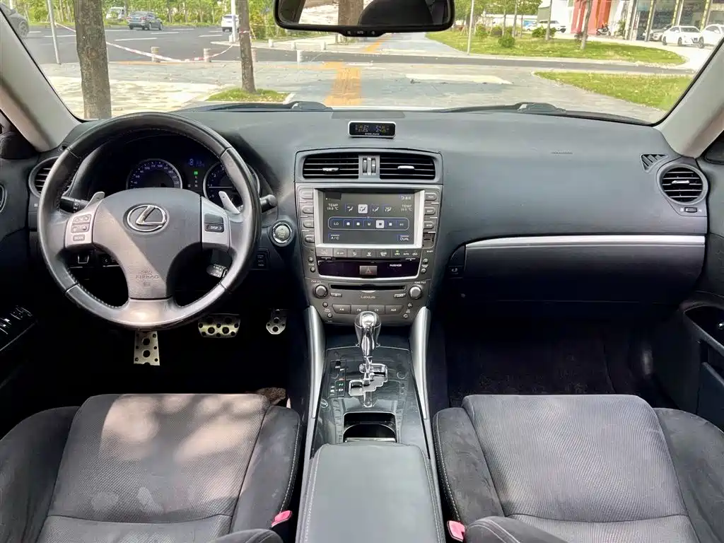Lexus IS 2011 250