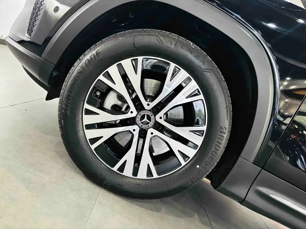 Mercedes-Benz GLB — миниатюра 10