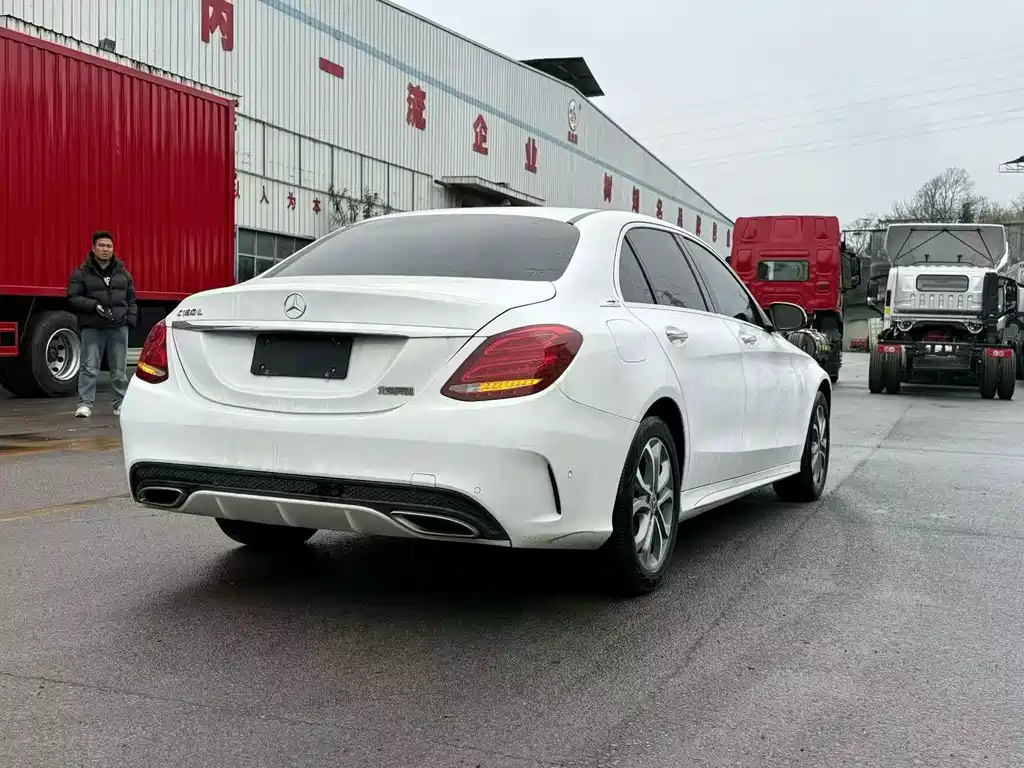 Mercedes-Benz C-Class — миниатюра 9