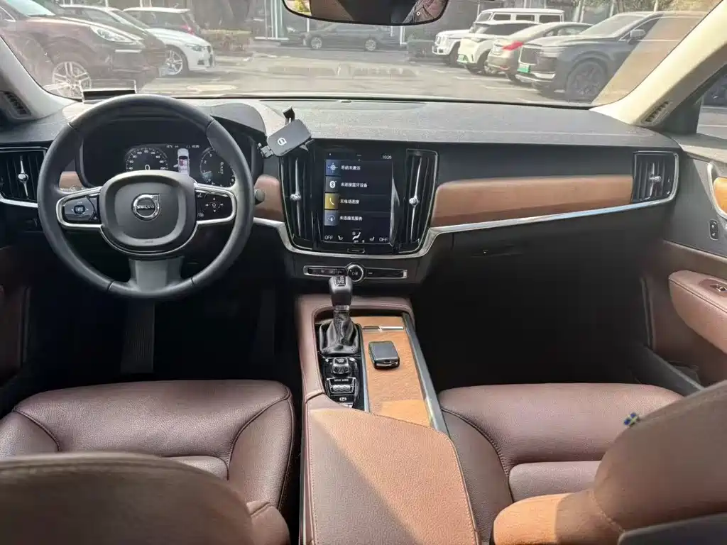 Volvo S90 — миниатюра 5
