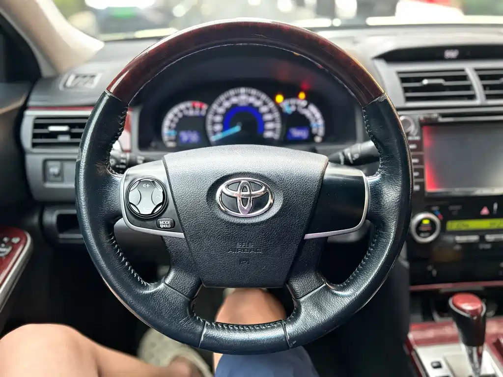 Toyota Camry 2013 2.0G Comfort