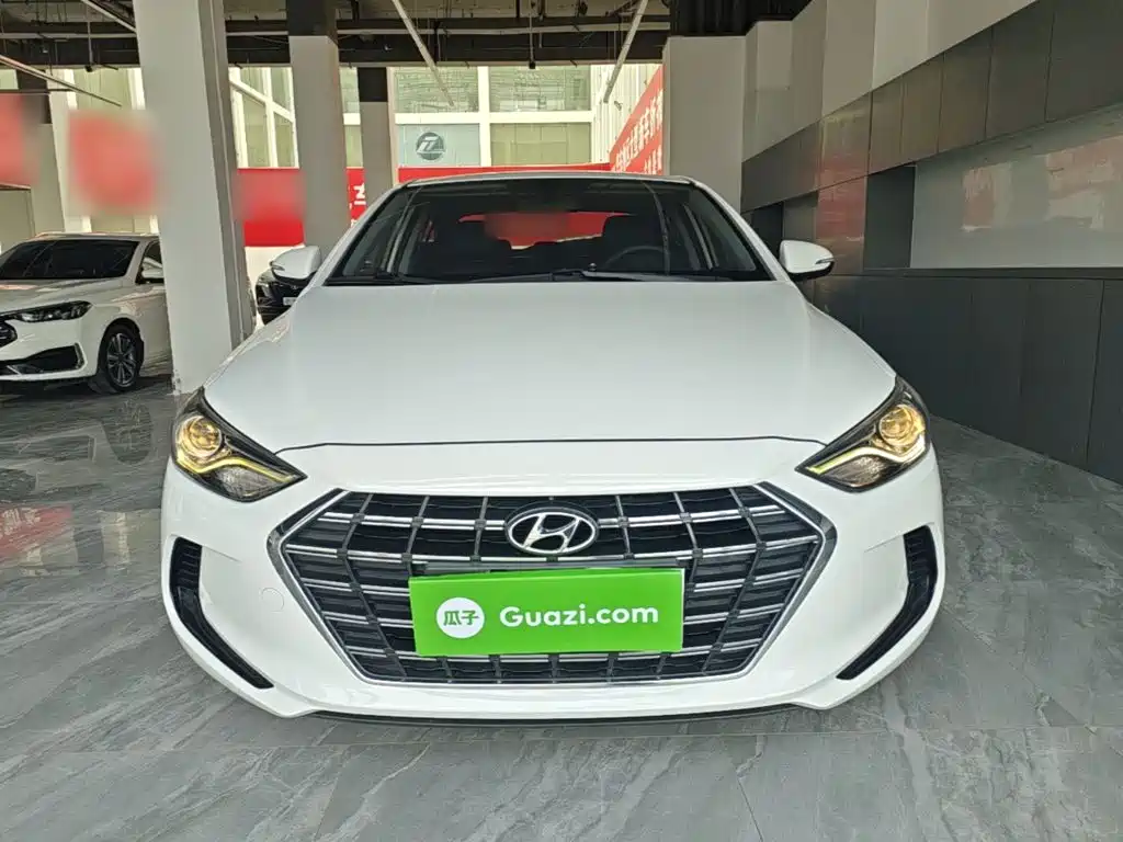 Hyundai Elantra — миниатюра 3