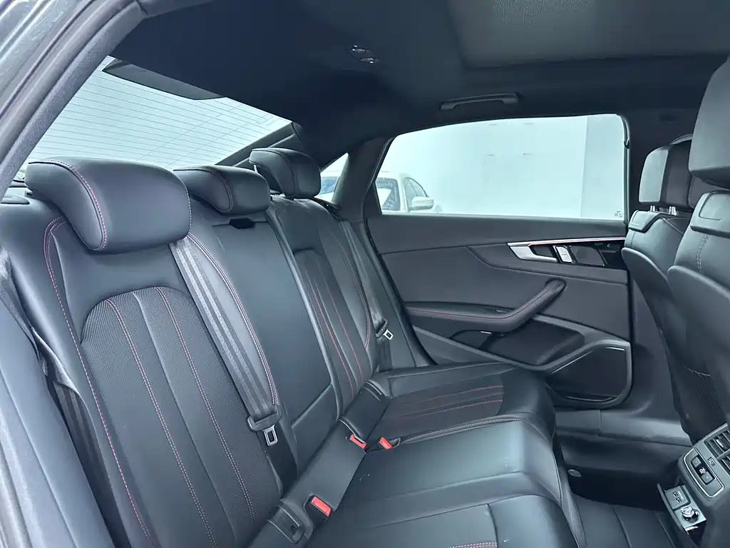 Audi A4L — миниатюра 15