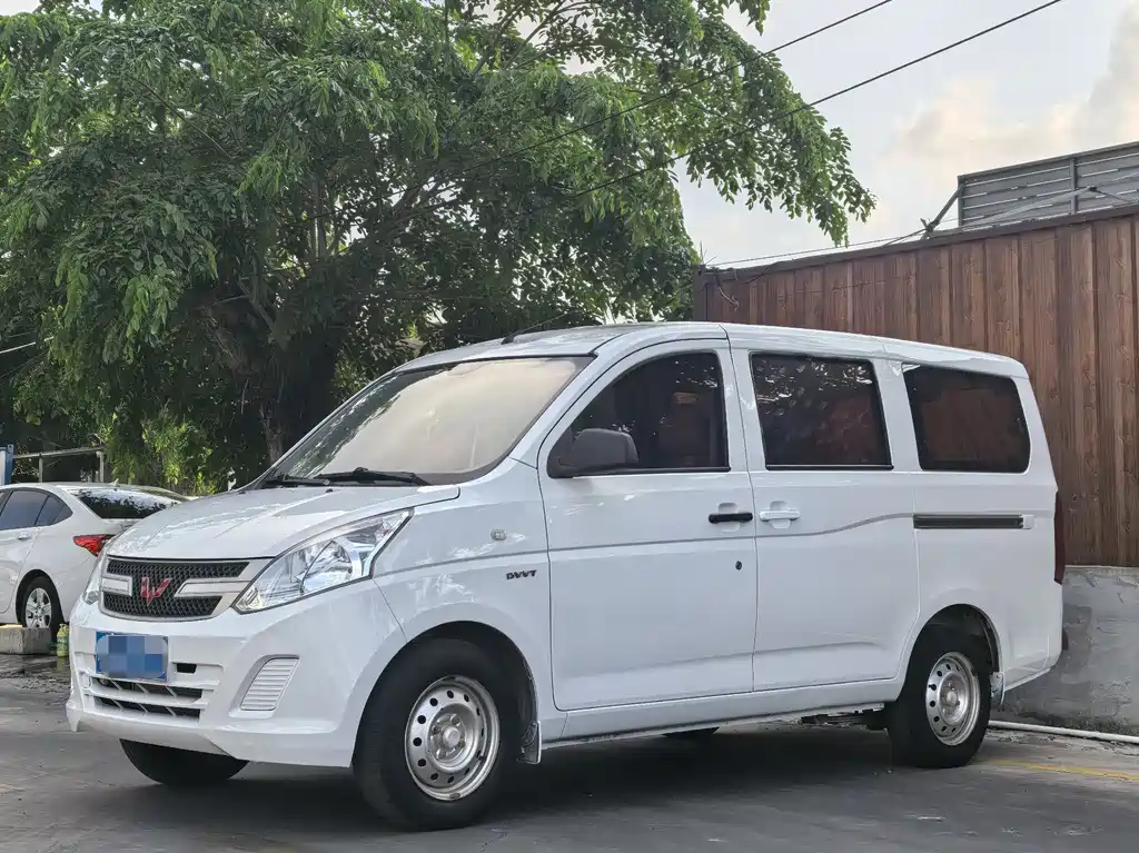 Wuling Rongguang V 2017