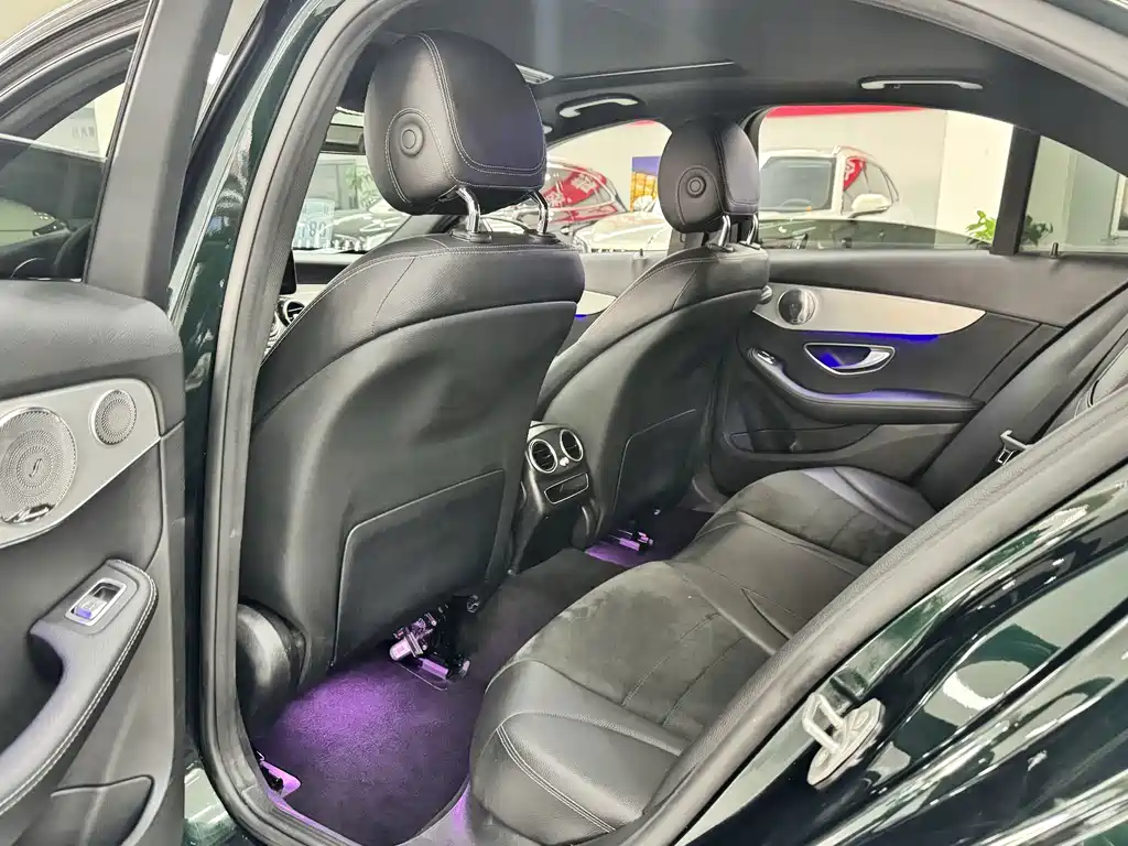 Mercedes-Benz C-Class — миниатюра 8