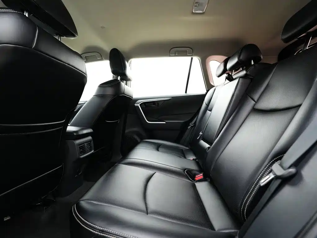 Toyota RAV4 — миниатюра 19