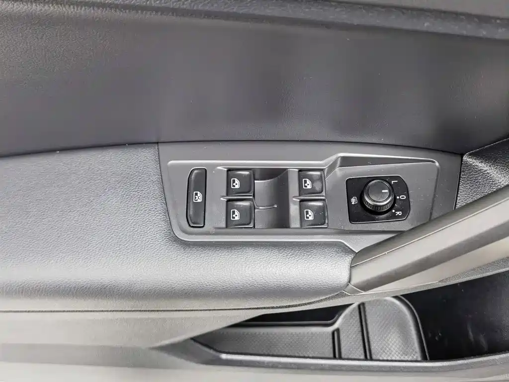 Volkswagen Tiguan L — миниатюра 9