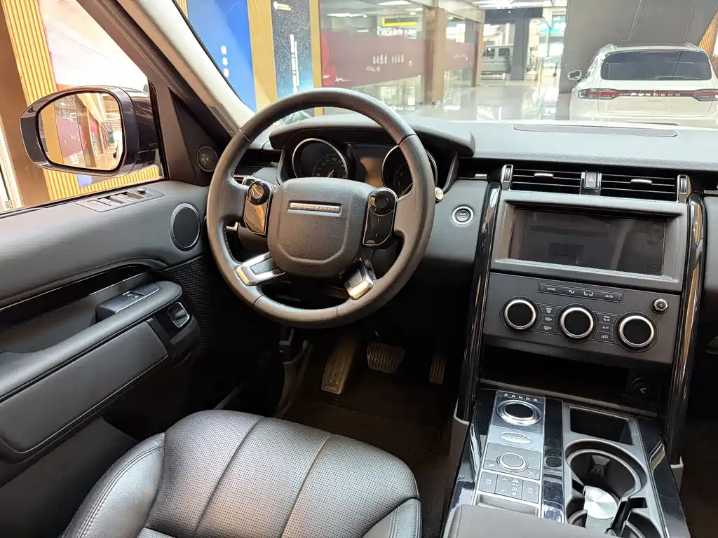 Land Rover Discovery 2019 3.0 SC V6 SE