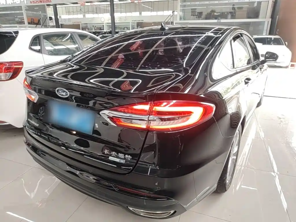 Ford Mondeo — миниатюра 7
