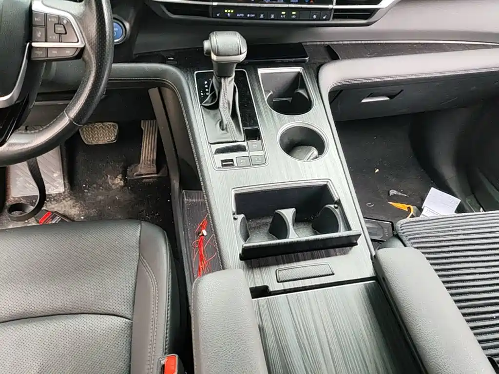 Toyota Sienna — миниатюра 14