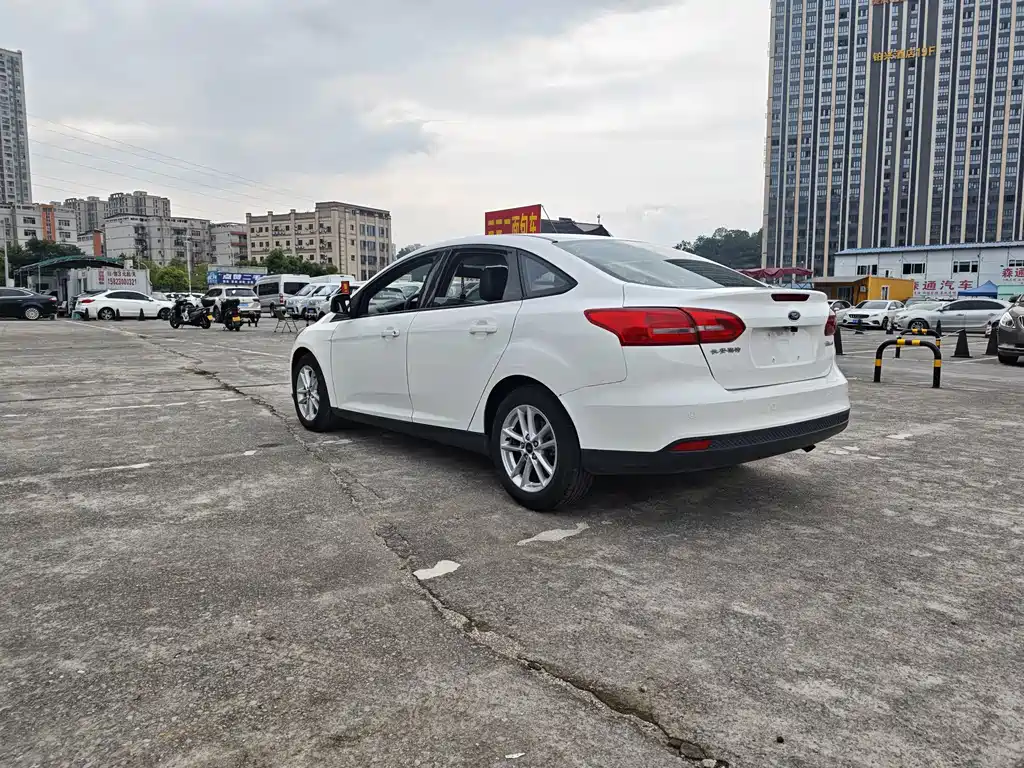 Ford Focus — миниатюра 5