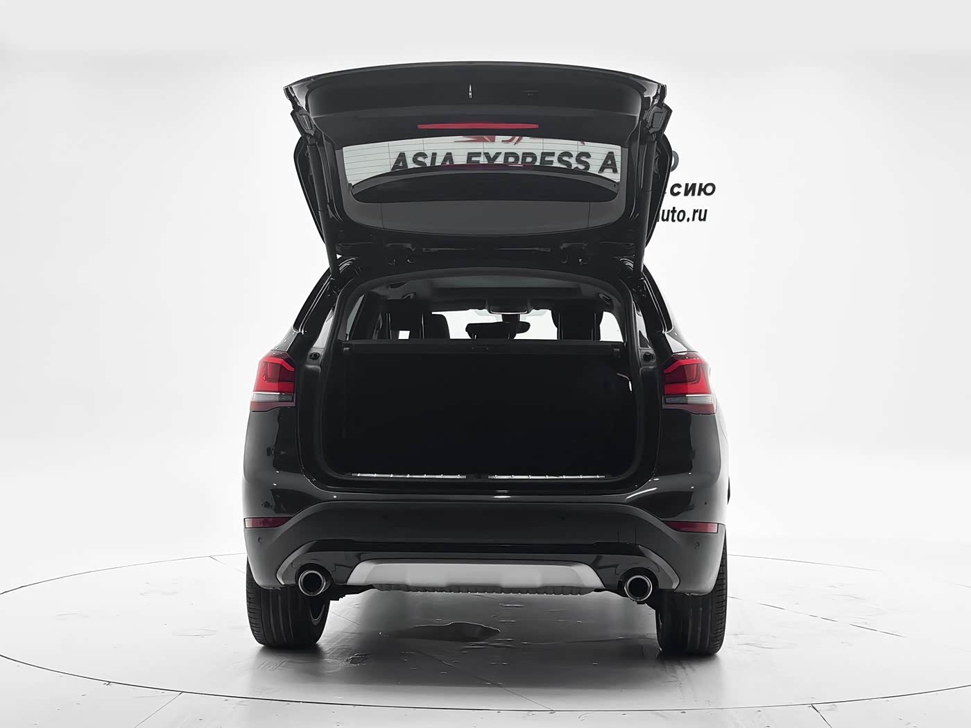 BMW X1 1.5 л 2022 г. Серебристо-серый, пробег 38600 км