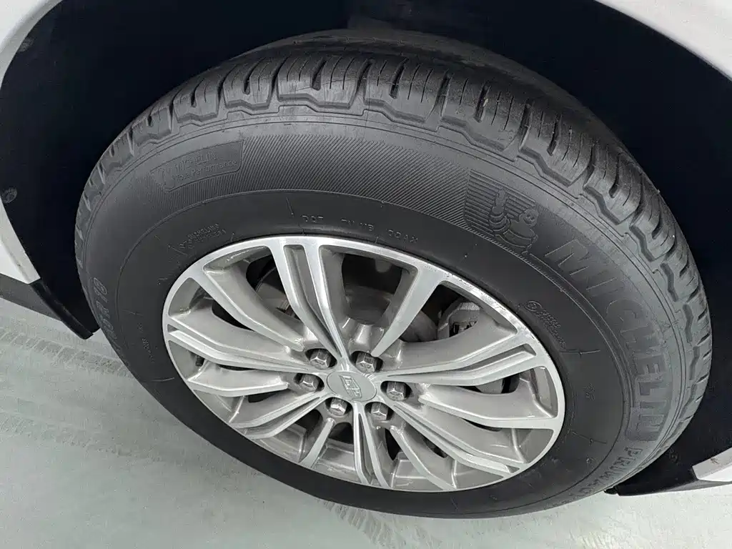 Cadillac XT5 — миниатюра 5