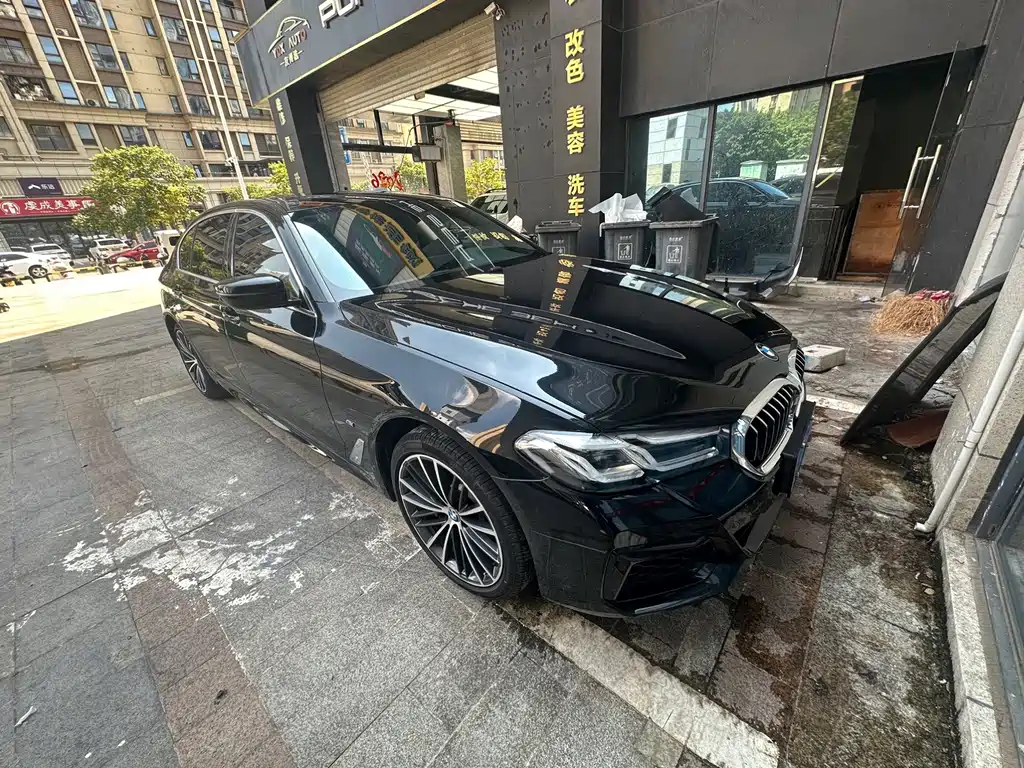BMW 5 Series — миниатюра 3