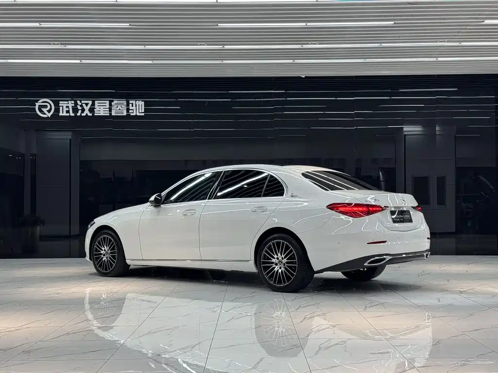 Mercedes-Benz C-Class — миниатюра 6