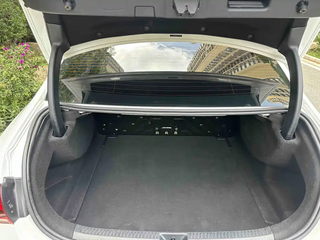 Mercedes-Benz A-Class A 2023 A 200 L Fashion