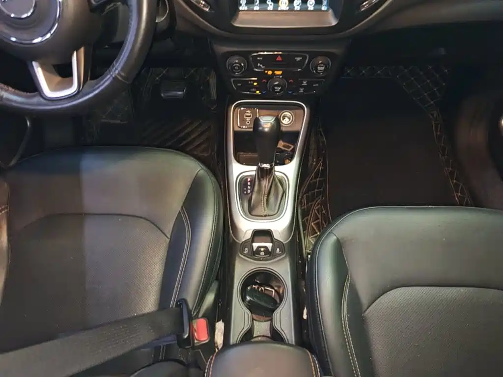 Jeep Compass — миниатюра 14