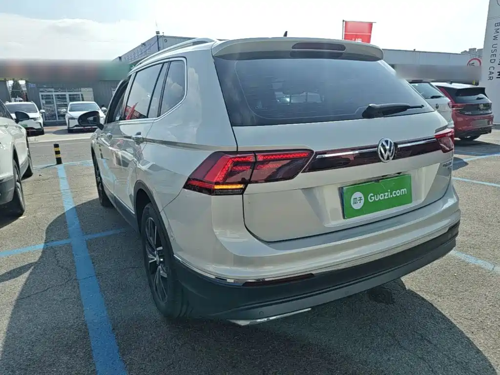 Volkswagen Tiguan L — миниатюра 5