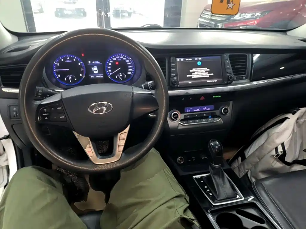 Hyundai Mistra — миниатюра 10