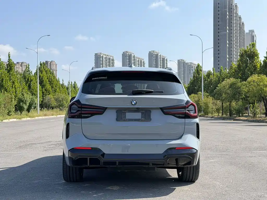 BMW iX3 — миниатюра 8