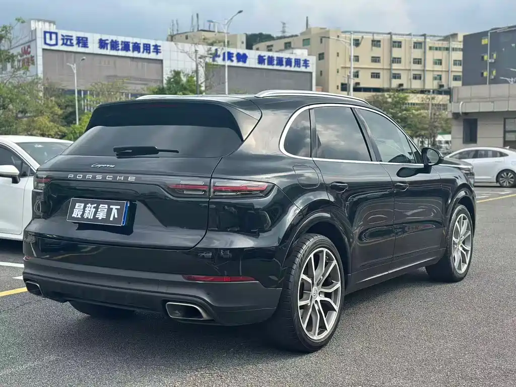 PORSCHE CAYENNE