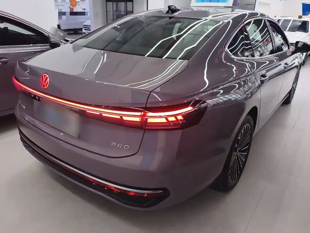 Volkswagen Passat — миниатюра 7
