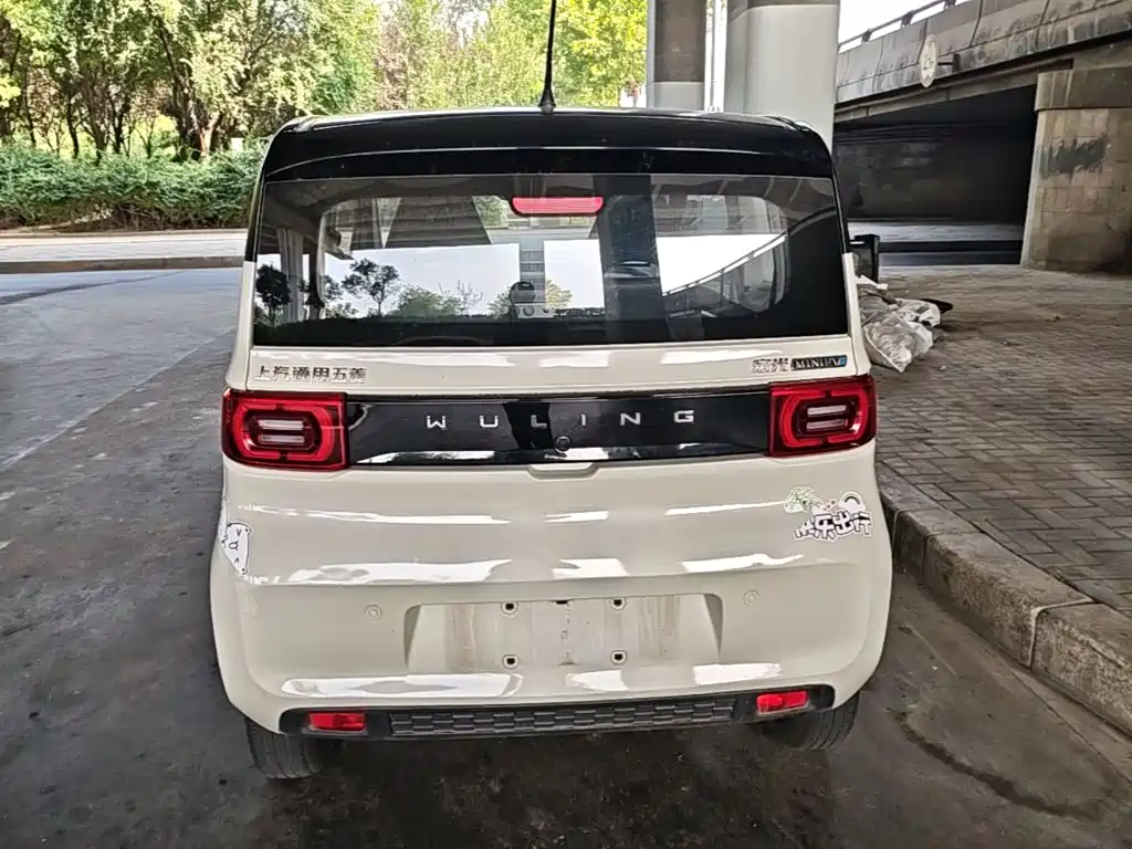 Wuling MINIEV — миниатюра 6