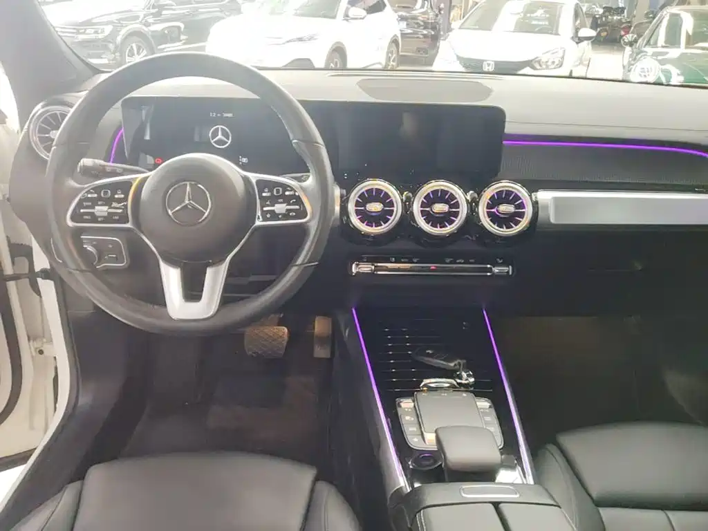Mercedes-Benz GLB — миниатюра 10