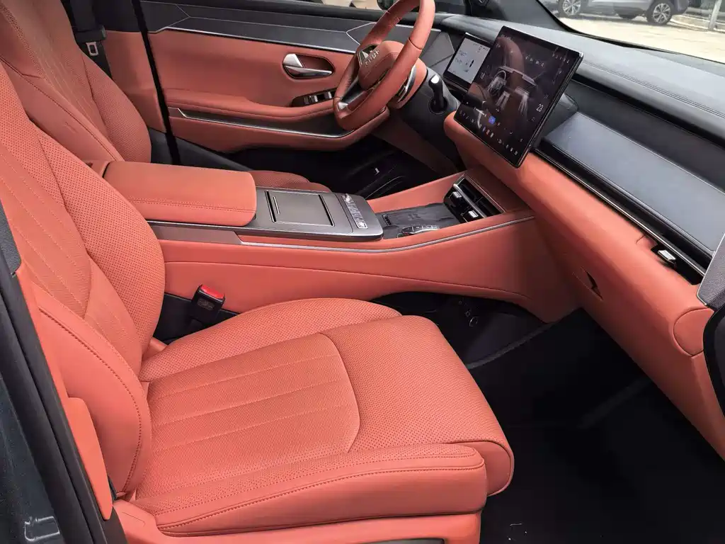 BYD Tang L L 2025 DM 175KM