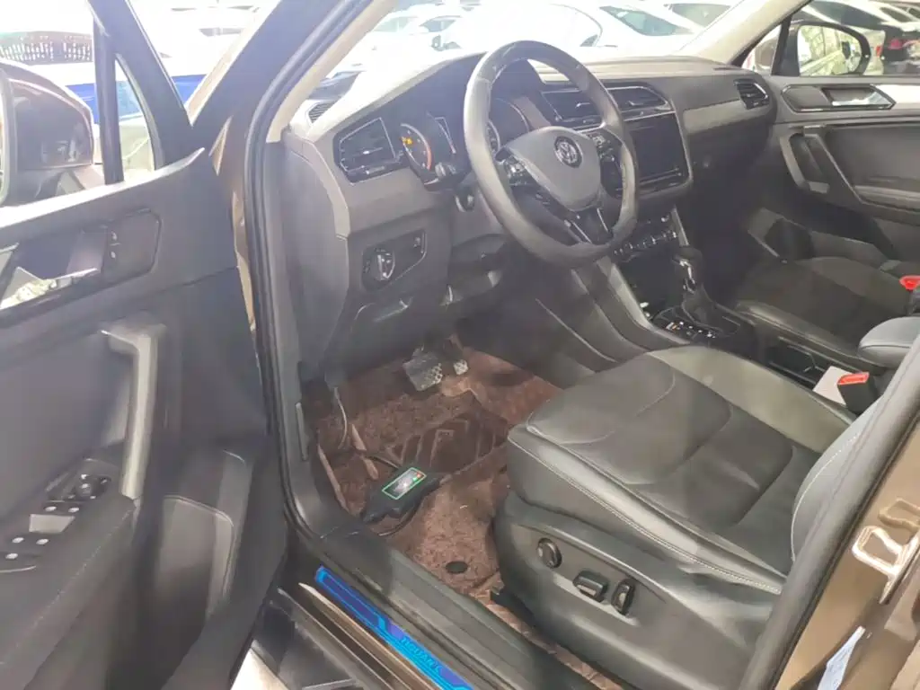 Volkswagen Tiguan L — миниатюра 16